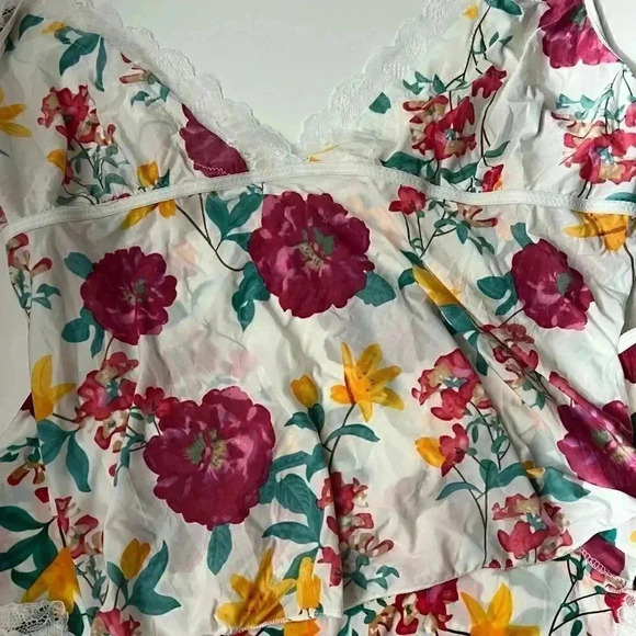 NWT OH LA LA CHERI CURVE REINA FLORAL PRINT AND LACE SET 1X/2X - Picture 3 of 7